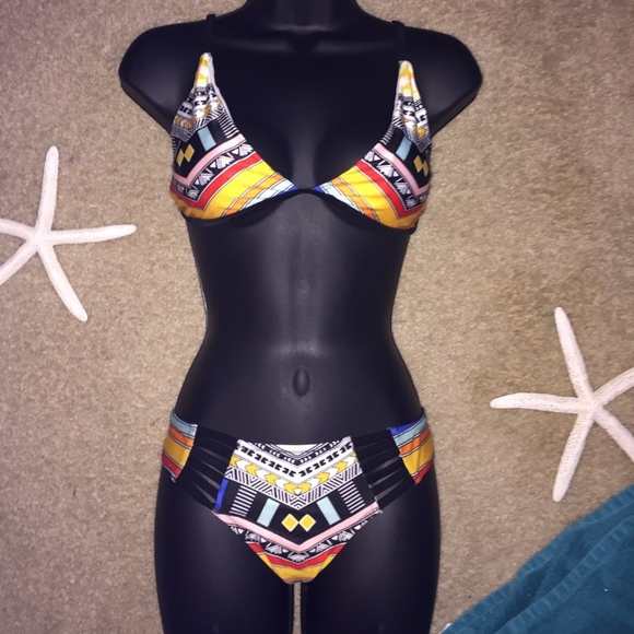 Other - ⚡️3/$30 Gorgeous Multicolored Two Piece Bikini